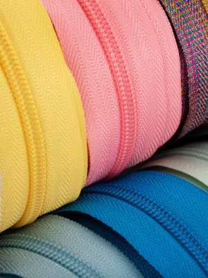 Coil zipper